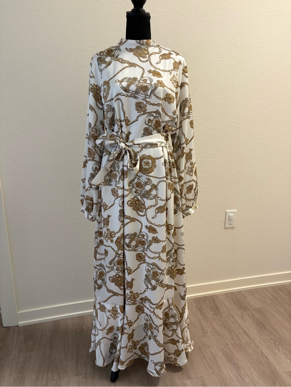 Veiled Collection White and Gold Chain-Print Maxi Dress with Waist Tie